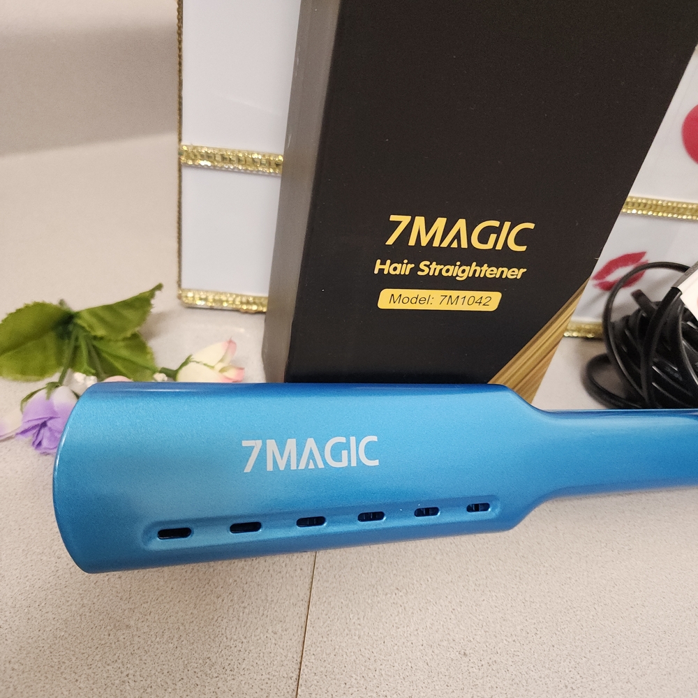 NWT 7Magic Blue Hair Straightener